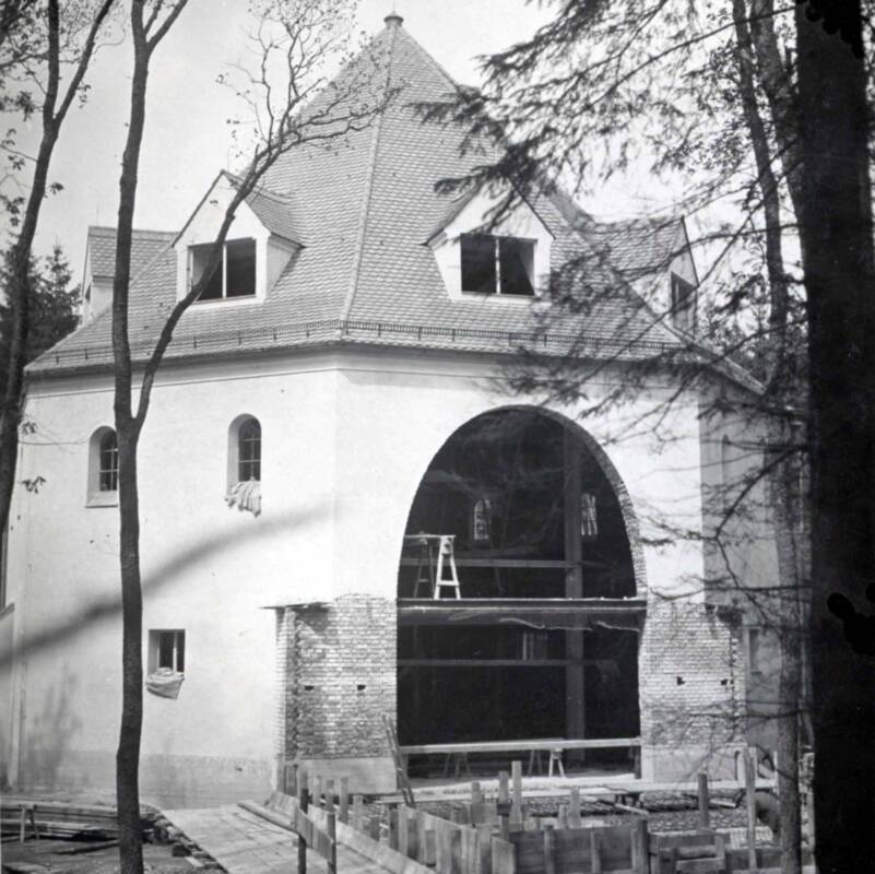 Waldkirche im Rohbau